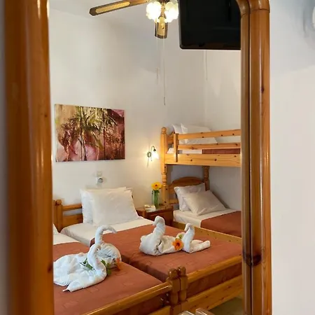 Gelly's Aparthotel 3*