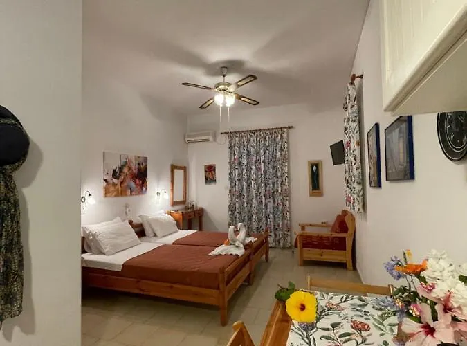 Gelly's Aparthotel Aliki (Paros)